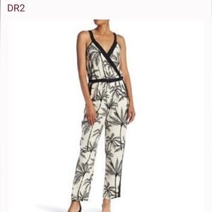 TIGER Print Jumpsuit In A Light And Breezy
Fabric, Elastic Waist, Pockets Size L